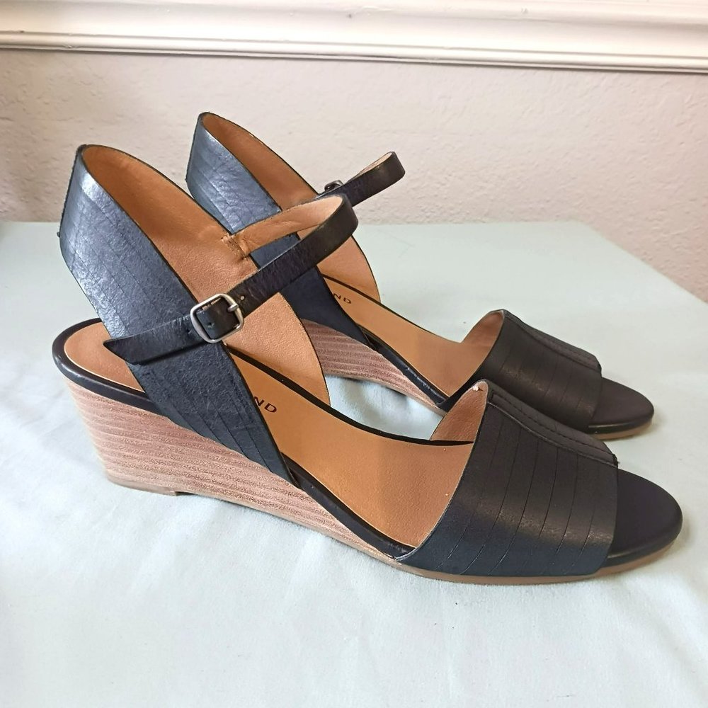 Lucky Brand Wedge Sandals - Picture 2 of 12